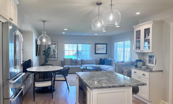 Whitefish Bay Casa | RNC Rental House in Whitefish Bay- 10 minutes to downtown events.