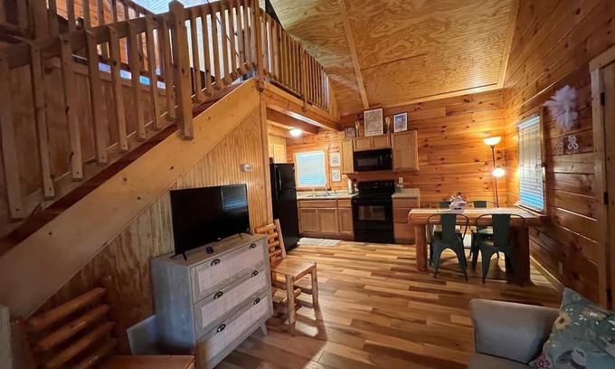 Falls of Rough Cabina | Rough River Cabin