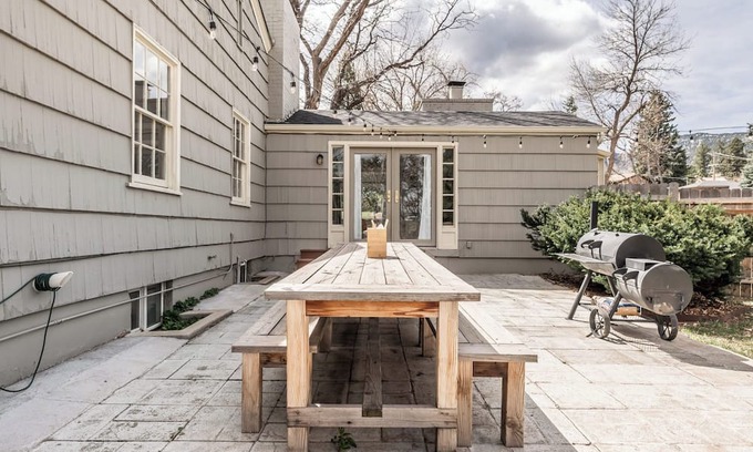 Broadmoor Cabaña | Storybook Cottage, Near Garden of the Gods & Broadmoor, Gorgeous Outdoor Living