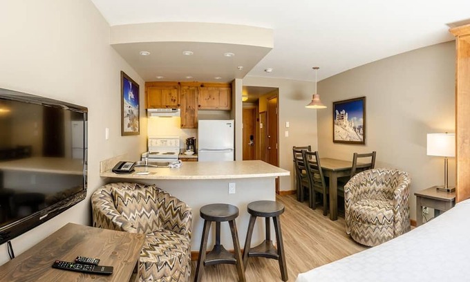 Sun Peaks Casa | Cahilty #357 Home