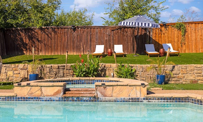 Valley Ranch Casa | Irving Poolside Paradise!