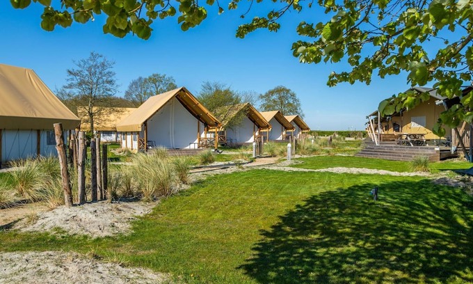 Biddinghuizen Casa | Cosy Unique 4 by Interhome