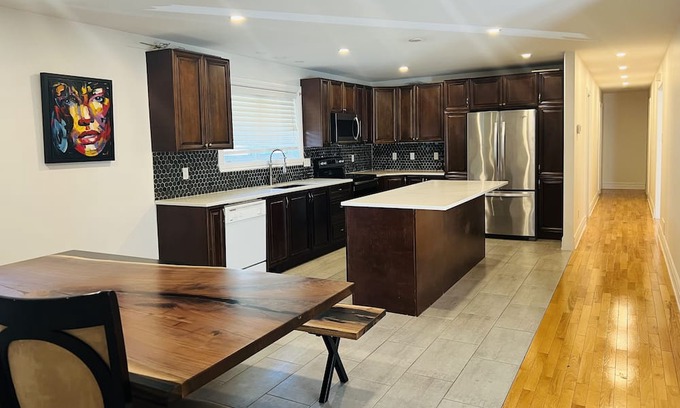 Westboro Casa | Gorgeous Place in Westboro