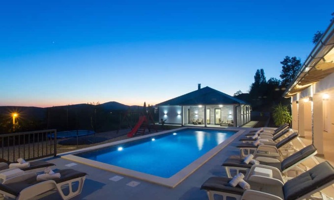 Caporice Casa | Holiday house Marijana - modern with pool: - Trilj, Riviera Split, Croatia