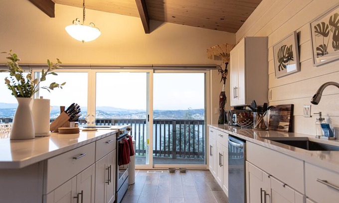 Clear Lake Casa | Clearlake Riviera Hideaway with a relaxing hot tub