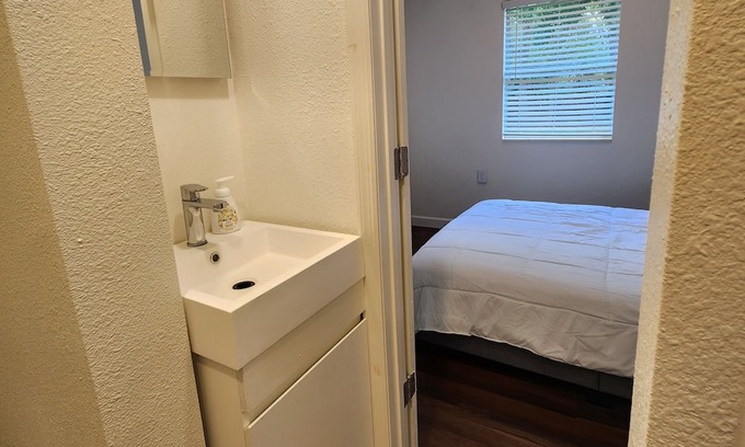 Clearwater Casa | Cozy 1 Bedroom, with Huge Yard & Near Beaches!