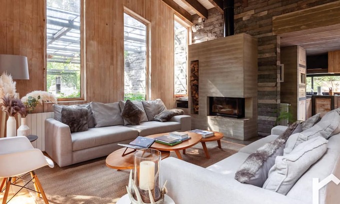 Valle de Bravo Casa | Modern, Cozy House integrated into the Forest
