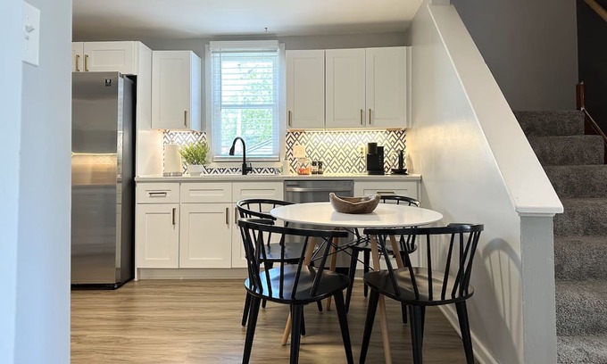 Wauwatosa Casa | Modern Wauwatosa Sanctuary