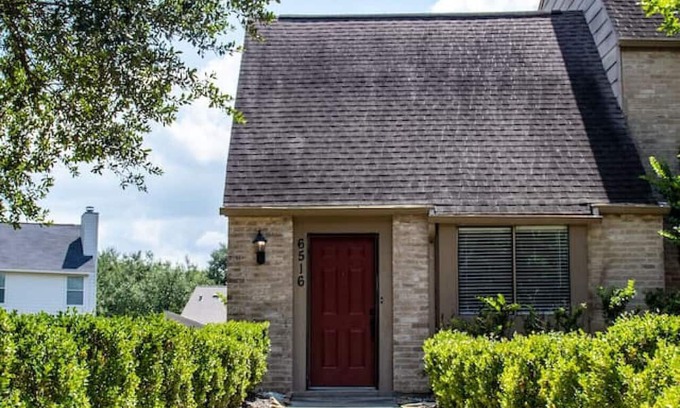 Barker Casa | Stay a While! 1/1 Corner Twnhme!