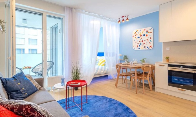 Holesovice Apartamento | Colorful Apartment Balcony Free Parking
