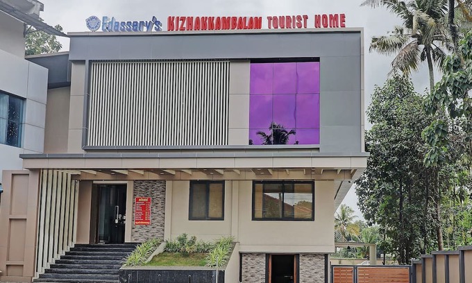 Perumbavoor Hotel | Super OYO Capital O Kizhakkambalam