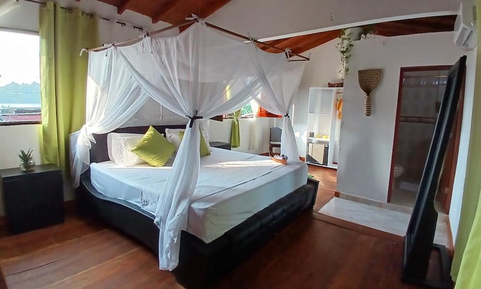 Nuqui Casa | Posada Ecoturística Caracolí Nuquí