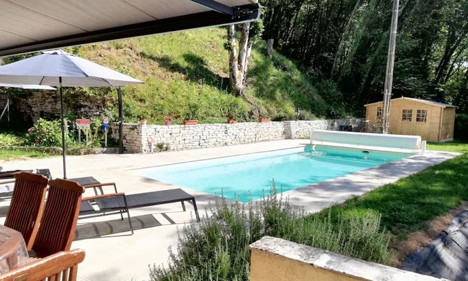 Carlux Casa | Homerez - Beautiful house for 4 ppl. with shared pool and terrace at Carlux