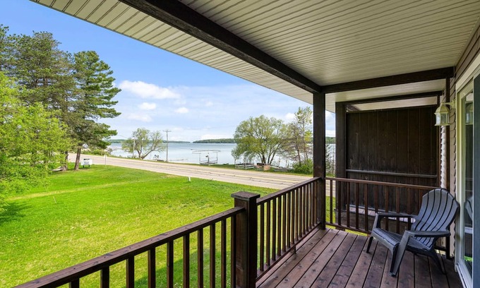 East Jordan Hotel | South Arm Retreats