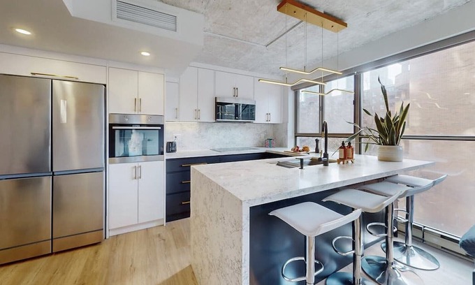 Old Town Condominio | Downtown Toronto Delight: The Cozy 3-Bedroom