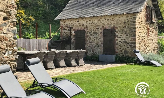 Entrammes Cabaña | Gite Entrammes, 5 bedrooms, 10 persons
