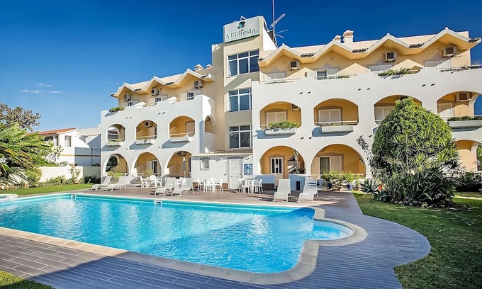 Figueiral Casa | Escape to Our Private & Comfortable Hotel! Free Breakfast and Parking, 2 Pools!