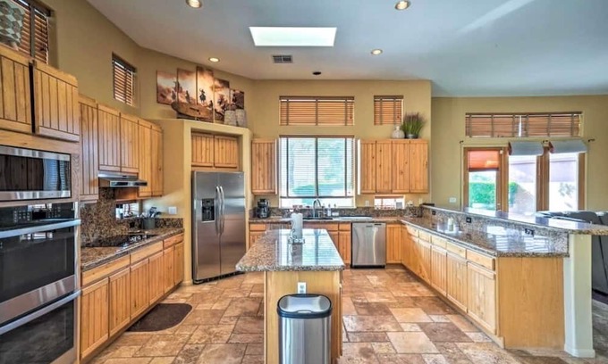Peoria Casa | Buckskin Desert Oasis with Pool & Hot Tub-Spring Training, Lake Pleasant & more