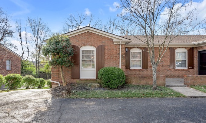 Lexington Casa | DWNTN Lex - 3bd/2ba - Lounge & Patio - Near Keeneland, UK, & KY Bourbon Trail!