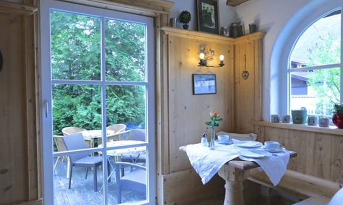 Garmisch-Partenkirchen Casa | Doppelzimmer, Dusche, WC - Garnihotel Alpenhof
