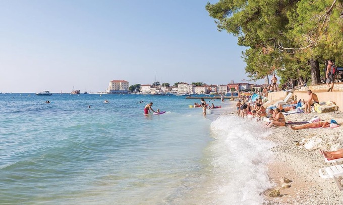 Lovrecica Apartamento | Enjoy relaxing hours in this centrally located vacation apartment.