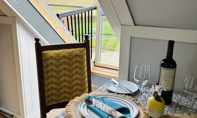 Llantarnam Apartamento | Rural idle yet so connected to surrounding leisure activities and city life. Wow