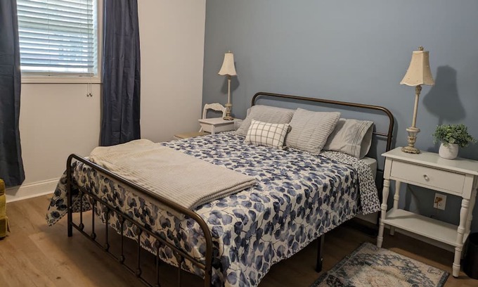 Kannapolis Casa | Fully furnished cozy 3-bed 2 ba house 1 mile from downtown charming Kannapolis.
