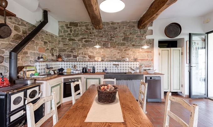 Borgo San Lorenzo Casa | Holiday Home 'Villa Porcigliano Olive Grove' with Private Terrace, Wi-Fi and Air Conditioning