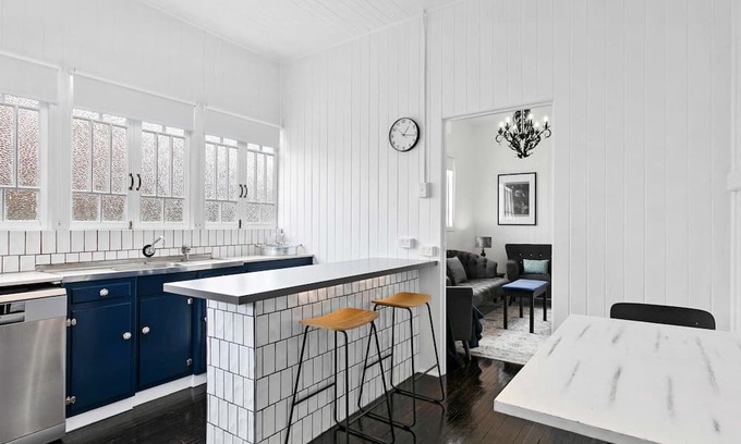 Maryborough Casa | Retro on walker Near hospital