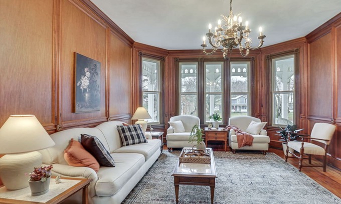 Singers Glen Casa | Restored Virginia Victorian: 10 Mi to Harrisonburg