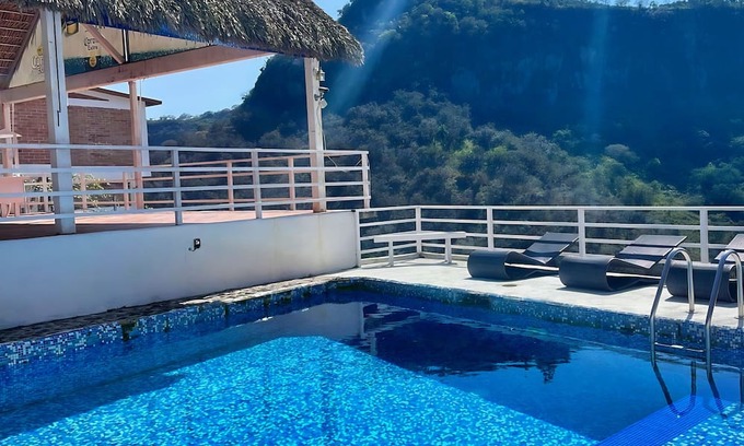 Alto Lucero Hotel | La Palapa & Posada Mía