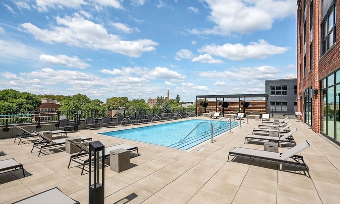 Logan Square Apartamento | Amazing Logan Square 1BR w/ Pool, Lounge & Gym nr L, by Blueground