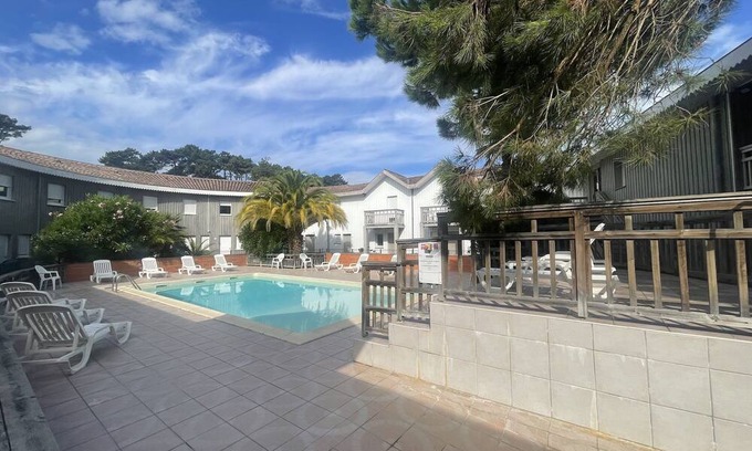 Le Canon Apartamento | Apartment 'Appartement Terrasse Ref46' with Shared Pool, Private Terrace and Wi-Fi