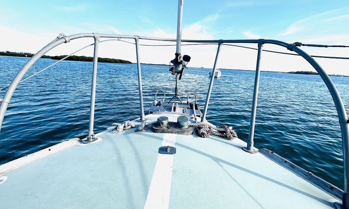 Whitney Beach Alquiler De Eote | The Sailor Park