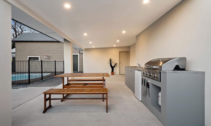 Cessnock Casa | Chambre House - Pool, Outdoor entertainment, Aircon every room.