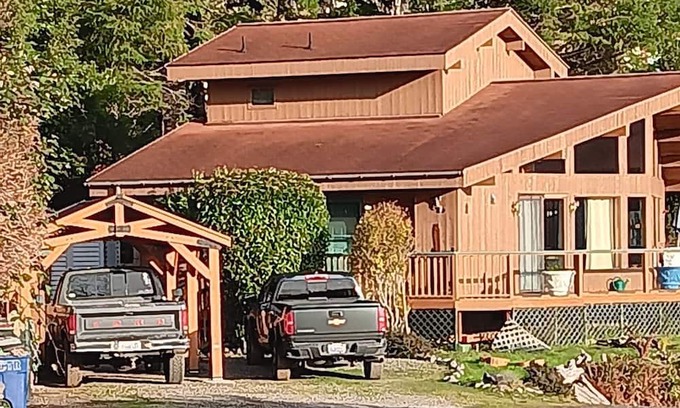 Brookings Casa | Beautiful Brookings Home with Ocean View and Jacuzzi