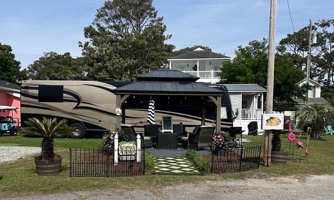Myrtle Beach Alquiler De RV | MH37A Extra Large RV Camping Spot, Ocean View, Steps from the Ocean