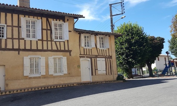 Saramon Casa | Maison de Village Avec Jardin - Quartier du Château - Saramon