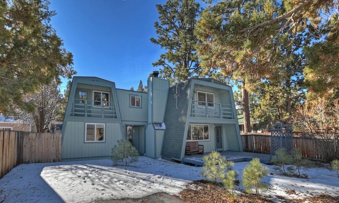 Big Bear City Casa | Gambrel Style, pet friendly, enclosed yard, streaming, fireplace, and more.