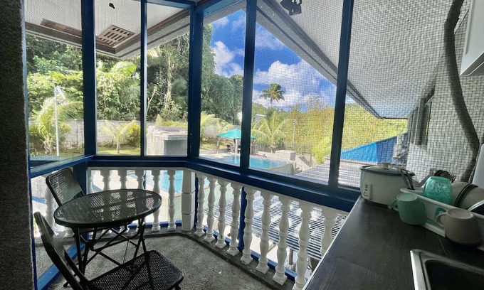 Koror Apartamento | Ngermid Oasis - Studio With Kitchenette & Pool View