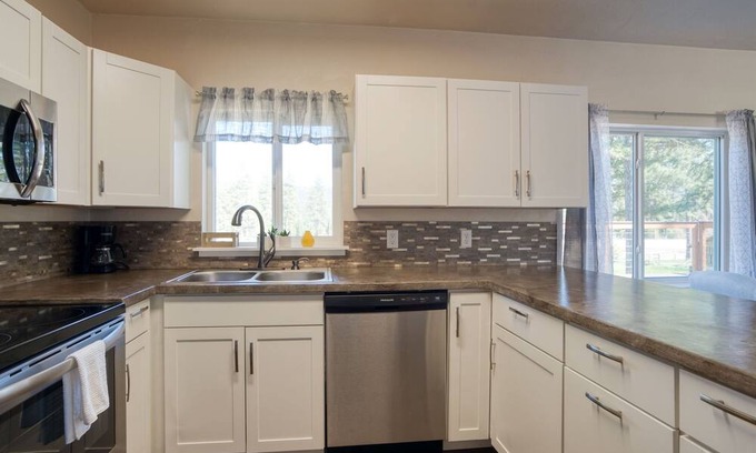 Kila Casa | Charming 2 Bedroom Home 10 Minutes from Kalispell