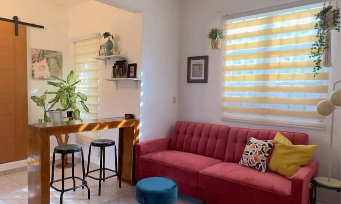 Barceloneta Casa | Cozy Tiburon: Private Apartment with Working Space in Barceloneta
