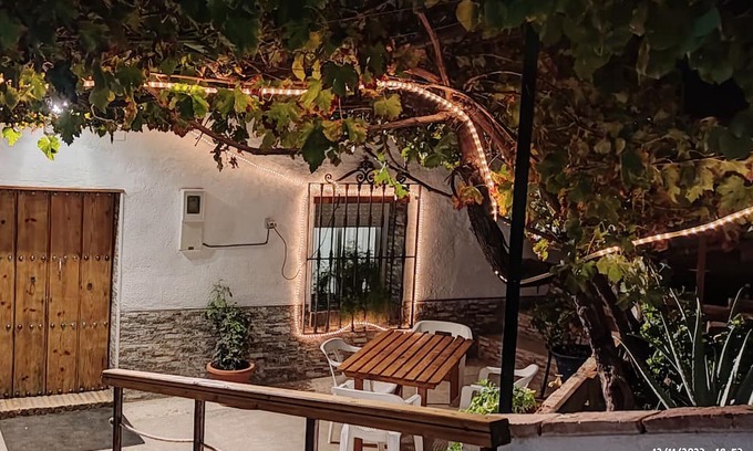 Alcaudete Casa | Holiday Home 'Villa Cuartelillos' with Mountain View, Private Pool and Wi-Fi