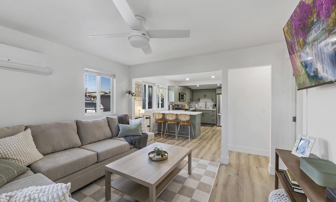 South Park Casa | South Park Secret | Cottage-style 3/2 with Hot Tub