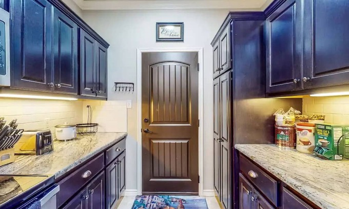 Wellborn Casa | Modern Townhome with Garage Parking