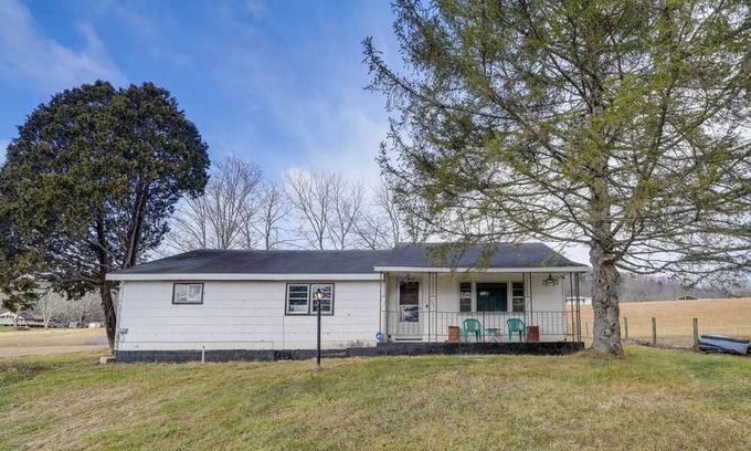 Marlinton Casa | Pet-Friendly West Virginia Getaway Near Skiing