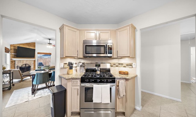 Tomball Casa | Tomball Tranquility: 3BR/2BA Gem!