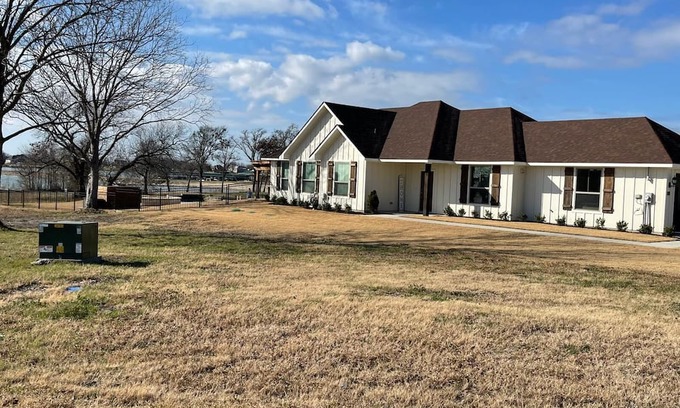 Eureka Casa | Cozy Home with Private Pool, Peninsula surrounded by water.Your Relaxing Getaway