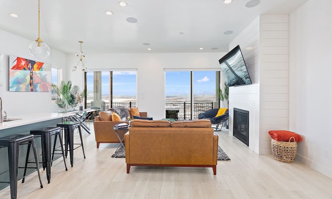 North Salt Lake Casa | Scenic Heights Luxury Views Of Salt Lake City