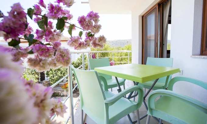 Palamutbuku Apartamento | Flat w Nature View Balcony 1 min to Beach in Datca
